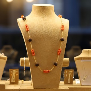 Sautoir vintage - Or jaune 18k - Bois sculpté Corail...