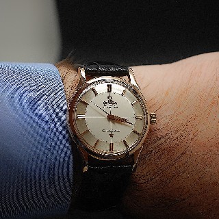 Montre Omega Vintage Constellation Pie-Pan Automatique en Or rose 18k  Vers 1960.  