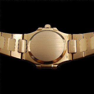 Montre Patek Philippe Nautilus Dame Or jaune 18k de 1986. Quartz.