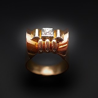 Bague Tank vintage vers 1940 en Or 18K et Platine avec Diamant . Bague Tank vintage vers 1940 en Or 18K et Platine avec Diamant .