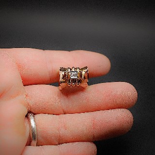 Bague Tank vintage vers 1940 en Or 18K et Platine avec Diamant . Bague Tank vintage vers 1940 en Or 18K et Platine avec Diamant .