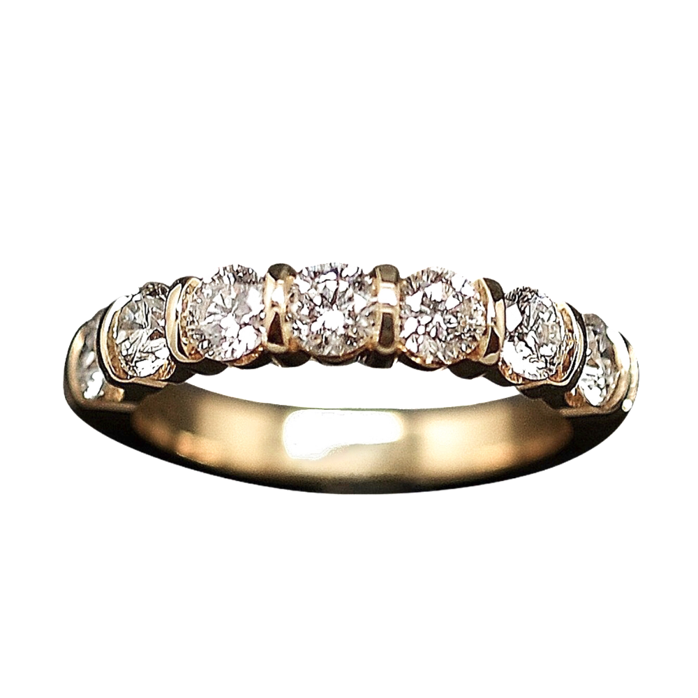 Demi Alliance or jaune 18k avec Diamants Brillants . Taille 53. Demi Alliance or jaune 18k avec Diamants Brillants . Taille 53.