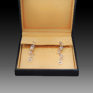 Boucles d'oreilles Bulgari "B zero 1 " en Or gris 18 Cts avec diamants vers 2014 . Boucles d'oreilles Bulgari "B zero 1 " en Or gris 18 Cts avec diamants vers 2014 .