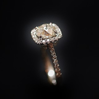 Solitaire en or 18k  avec Diamant brillant de 1.67 Cts I-SI2 .