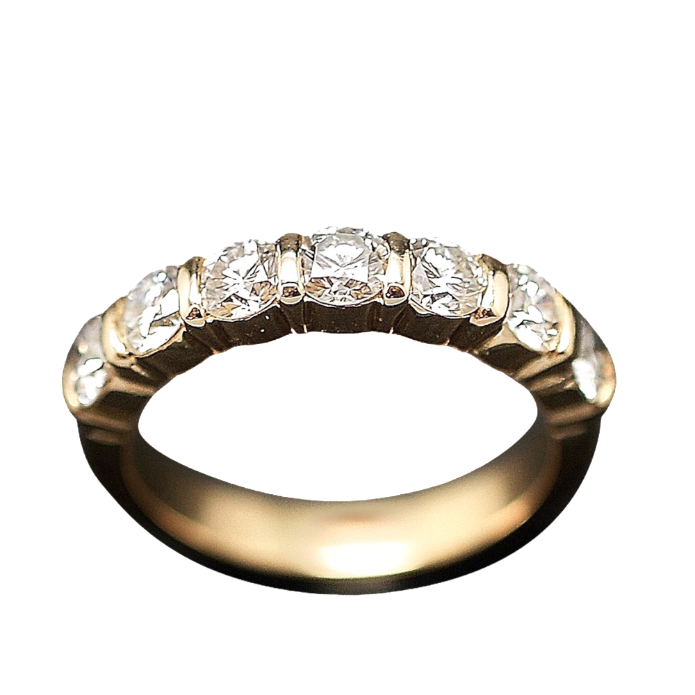 Demi Alliance or jaune 18k avec Diamants Brillants . Taille 53. Demi Alliance or jaune 18k avec Diamants Brillants . Taille 53.
