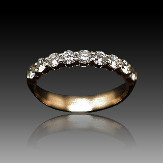Demi Alliance or jaune 18k avec Diamants Brillants . Taille 53. Demi Alliance or jaune 18k avec Diamants Brillants . Taille 53.