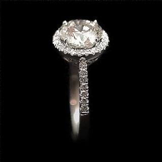 Solitaire en Or gris 18k avec Diamant brillant 2.09 Cts K-VS1+ 0.28 Cts.