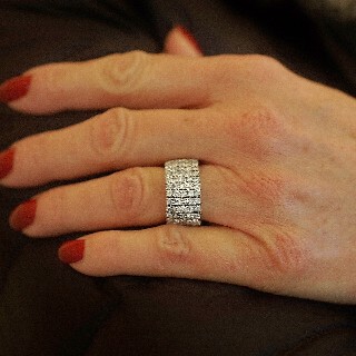 Bague Or Gris 18 cts avec 3.15 Cts de Diamants G-VS. Taille 56.