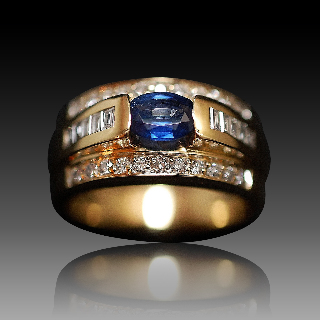 Bague en or jaune 18k avec saphir fin et diamants .Taille 56 Bague en or jaune 18k avec saphir fin et diamants .Taille 56
