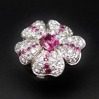 Bague "Fleur" en or gris 18k avec Saphirs roses et Diamants Extrablancs. Taille 53.5