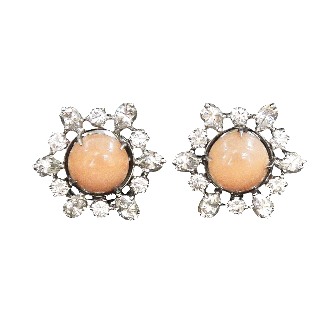 Boucles d'oreilles en Or 18k & Platine avec Diamants brillants et Corail. Boucles d'oreilles en Or 18k & Platine avec Diamants brillants et Corail.