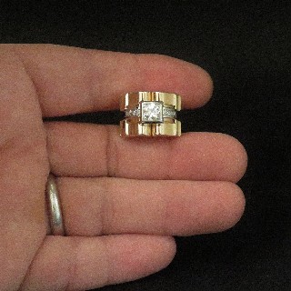 Bague Tank vintage vers 1940 en Or 18K et Platine avec Diamants . Bague Tank vintage vers 1940 en Or 18K et Platine avec Diamants .