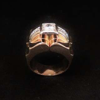 Bague Tank vintage vers 1940 en Or 18K et Platine avec Diamants . Bague Tank vintage vers 1940 en Or 18K et Platine avec Diamants .