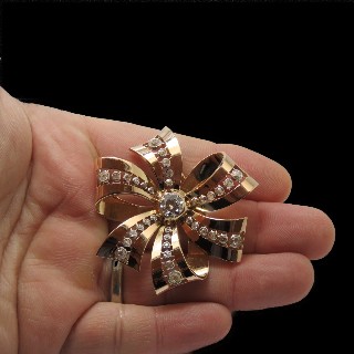 Broche en Or 18 Cts et Platine Vers 1950 avec Diamants.  