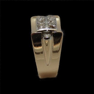 Bague Tank vintage vers 1940 en Or 18K et Platine avec Diamants . Bague Tank vintage vers 1940 en Or 18K et Platine avec Diamants .