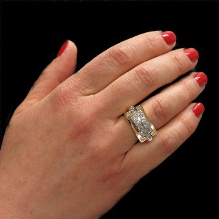 Bague Tank vintage vers 1940 en Or 18K et Platine avec Diamants . Bague Tank vintage vers 1940 en Or 18K et Platine avec Diamants .