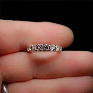 Alliance or gris 18k avec 3.40 Cts de Diamants Brillants H-VS. Taille 53-54.