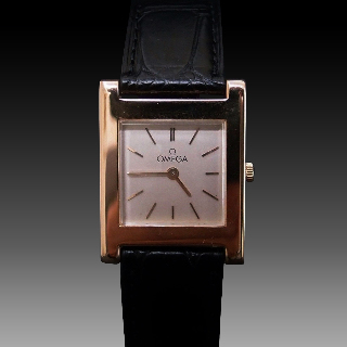 Montre Omega Vintage Vers 1960 Or Jaune 18 k mécanique ,extra plate ,calibre 540