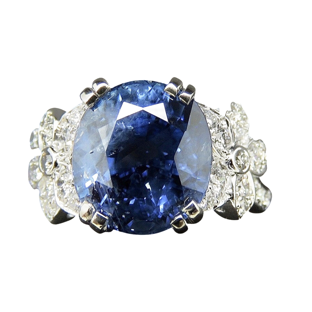 Bague en or gris 18k avec Saphir Birman Naturel de 7.11 Cts et Diamants . Bague en or gris 18k avec Saphir Birman Naturel de 7.11 Cts et Diamants .