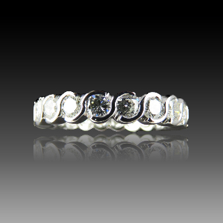 Alliance or gris 18k avec 1,80 Cts de Diamants Brillants G-VS. Taille 53.