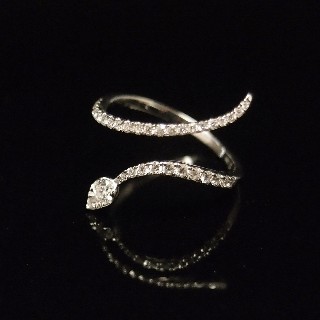 Bague Serpent en Or Gris 18 et Diamants brillants.total 0.33 ct .Taille 53