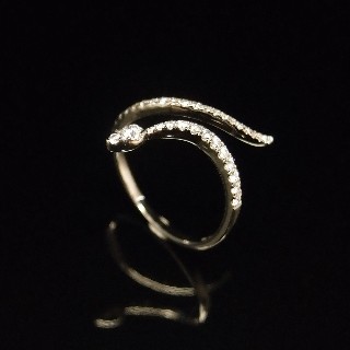 Bague Serpent en Or Gris 18 et Diamants brillants.total 0.33 ct .Taille 53