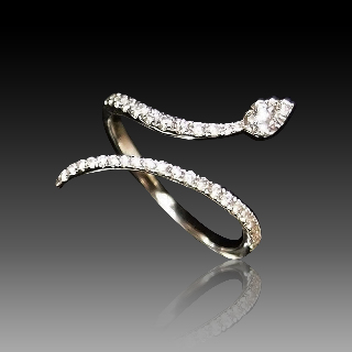 Bague Serpent Or Gris 18k et Diamants brillants. Taille 53