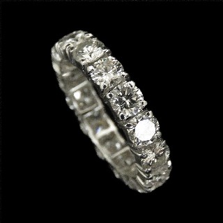 Alliance or gris 18k avec 3.20 Cts de Diamants Brillants G-VS. Taille 52.