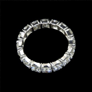 Alliance or gris 18k avec 3.20 Cts de Diamants Brillants G-VS. Taille 52.