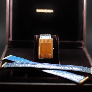 Montre Boucheron homme en Or Jaune 18k Vers 2000 quartz . Montre Boucheron homme en Or Jaune 18k Vers 2000 quartz .