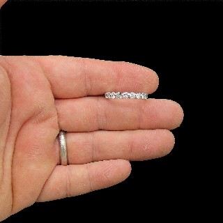 Alliance or gris 18k avec 2.80 Cts de Diamants Brillants G-VS. Taille 59.
