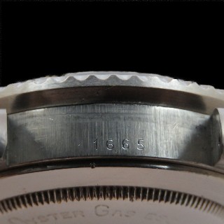 Montre Rolex Sea Dweller en Acier de 1976. Cadran noir. Ref : 1665 .Boite d'origine. Montre Rolex Sea Dweller en Acier de 1976. Cadran noir. Ref : 1665 .Boite d'origine.