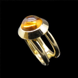 Bague Or Jaune 18K avec Citrine Cabochon. Taille 53.