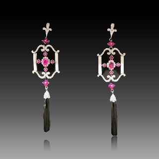  Boucles d'Oreilles Pendantes en or gris 18k avec Onyx, Rubis et Diamants.