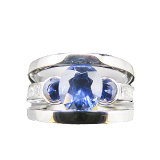 Bague Or Gris 18 Cts avec Saphirs de Ceylan et Diamants brillants.Taille 49 . Bague Or Gris 18 Cts avec Saphirs de Ceylan et Diamants brillants.Taille 49 .