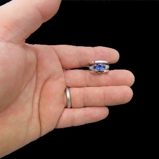 Bague Or Gris 18 Cts avec Saphirs de Ceylan et Diamants brillants.Taille 49 . Bague Or Gris 18 Cts avec Saphirs de Ceylan et Diamants brillants.Taille 49 .
