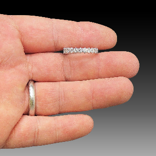 Alliance en or gris 18 carats avec 2.0 Cts Diamants G-VS . Taille 55.