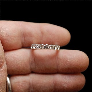 Alliance or gris 18k avec 3.42 Cts de Diamants Brillants G-VS. Taille 53-54.