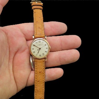 Montre Jaeger LeCoultre Vintage Ronde Dame Or rose 18k mécanique Vers 1950.