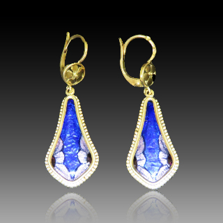 Boucles d'oreilles Pendantes en Or jaune 18k et Porcelaine de Limoges Vers 1930.