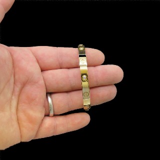 Bracelet Cartier Love 6 Diamants de 2004 Or jaune 18K . Taille 17 . Bracelet Cartier Love 6 Diamants de 2004 Or jaune 18K . Taille 17 .