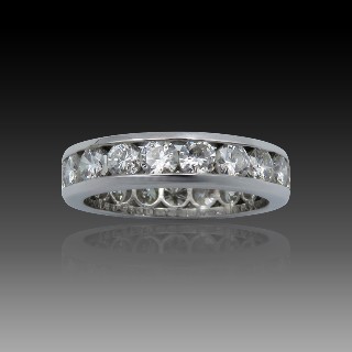 Alliance or gris 18k avec 2,53 Cts de Diamants Brillants G-VS. Taille 53.