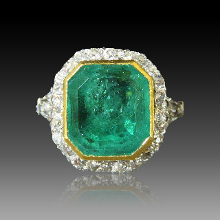 Bague Or Jaune 18K et platine vers 1920 , Emeraude Colombie et Diamants taille ancienne.