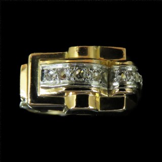 Bague Tank vintage vers 1940 en Or 18K et Platine avec roses de Diamant Bague Tank vintage vers 1940 en Or 18K et Platine avec roses de Diamant