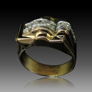 Bague Tank vintage vers 1940 en Or 18K et Platine avec roses de Diamant Bague Tank vintage vers 1940 en Or 18K et Platine avec roses de Diamant