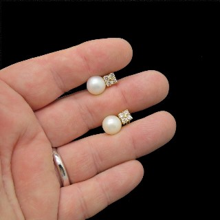 Boucles d'oreilles en or jaune 18k avec perles de culture et diamants