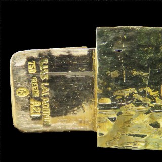 Collier signé LALAOUNIS en or jaune 18 k massif , Emeraudes, rubis et saphirs . 175,50 Grs