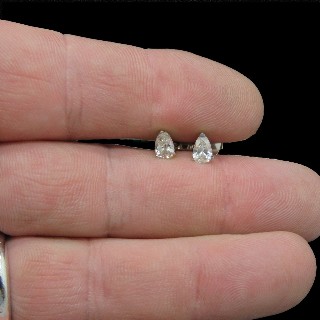Puces d'oreilles Diamants Poires  2 x 0.36 Cts G-VS en Or gris 18k 