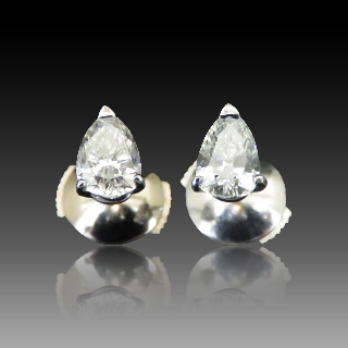 Puces d'oreilles Diamants Poires soit 2 x 0.36 Cts G-VS en Or gris 18k 