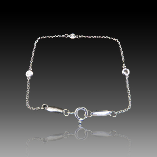 Bracelet Tiffany & Co par Olga Peretti en argent et diamants .